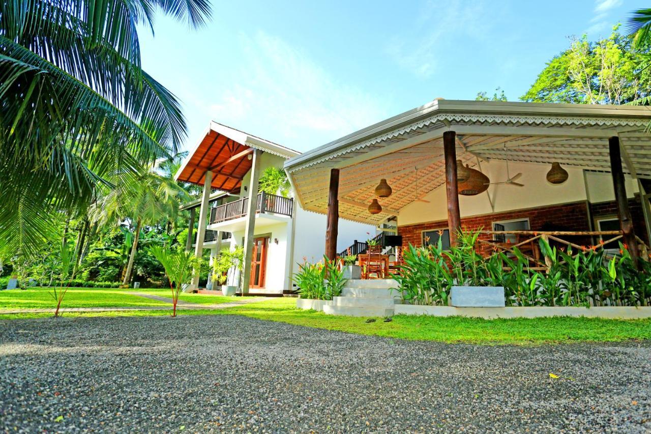 Villa Peacock Walahanduwa Exterior photo