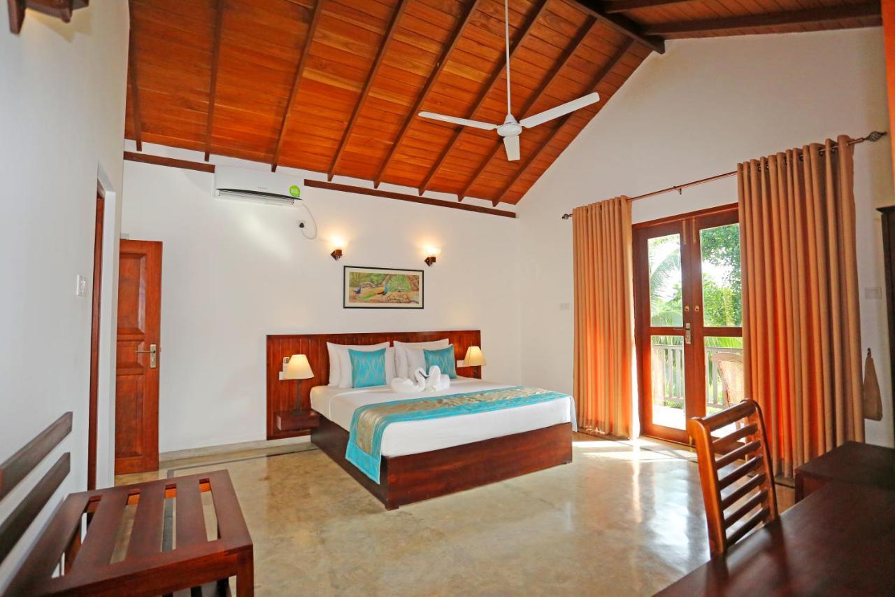 Villa Peacock Walahanduwa Exterior photo