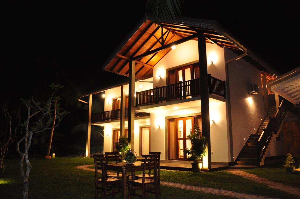 Villa Peacock Walahanduwa Exterior photo
