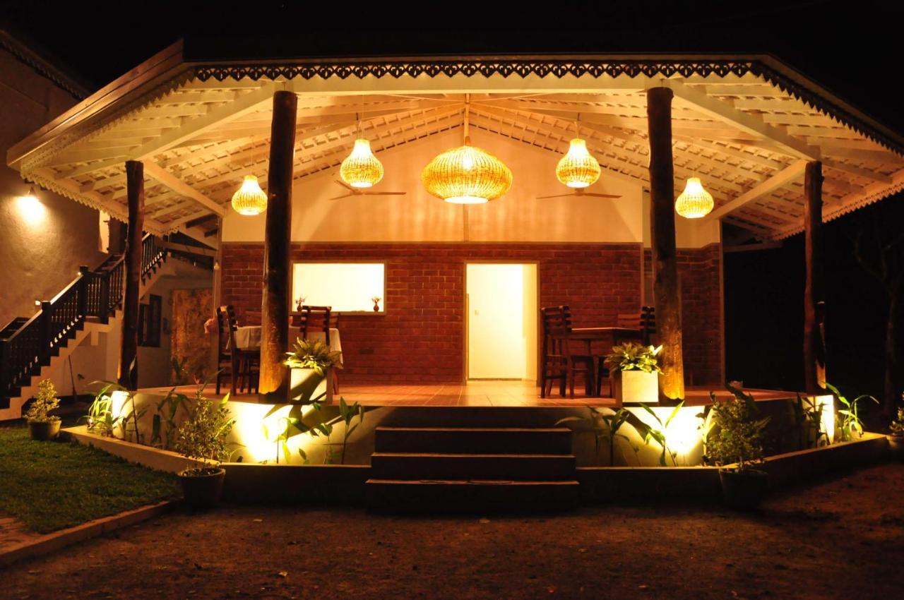 Villa Peacock Walahanduwa Exterior photo